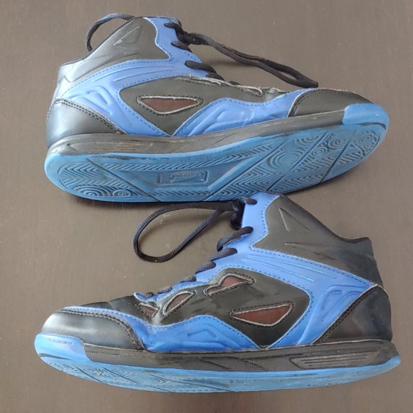 🌻 Catapult Boys Black Blue High Top Basketball Shoes Size 5 - Picture 3 of 8